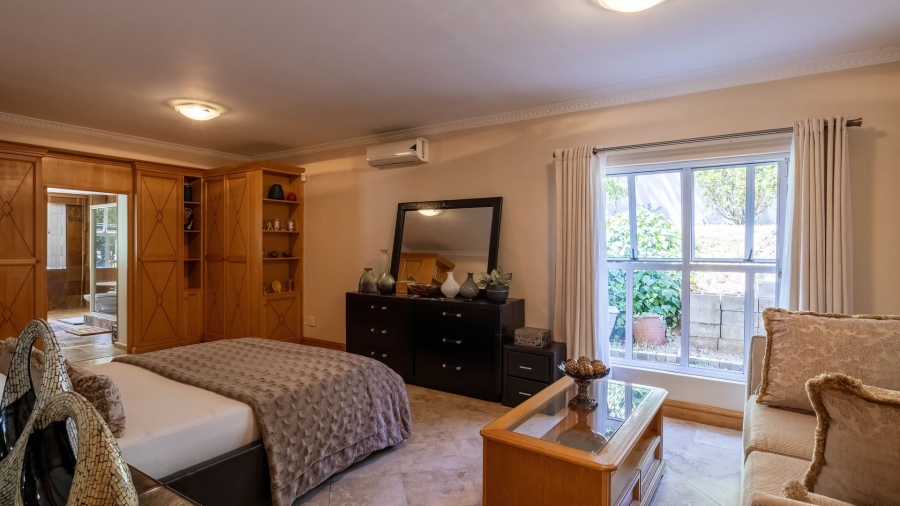 7 Bedroom Property for Sale in Constantia Western Cape